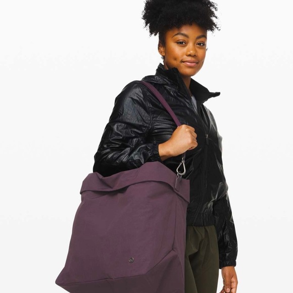 Lululemon 19L on my level bag - Picture 3 of 5